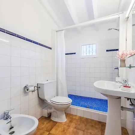 Patricia Impressive Garden To Enjoy With The Family By Renthousing