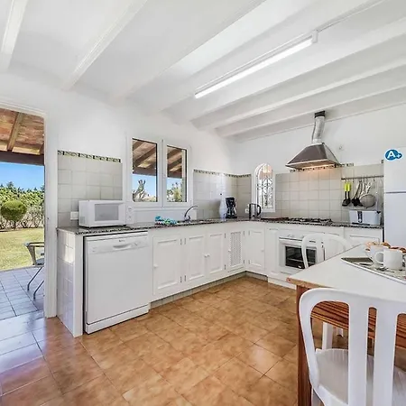 Patricia Impressive Garden To Enjoy With The Family By Renthousing Apartment