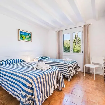 Apartment Patricia Impressive Garden To Enjoy With The Family By Renthousing *