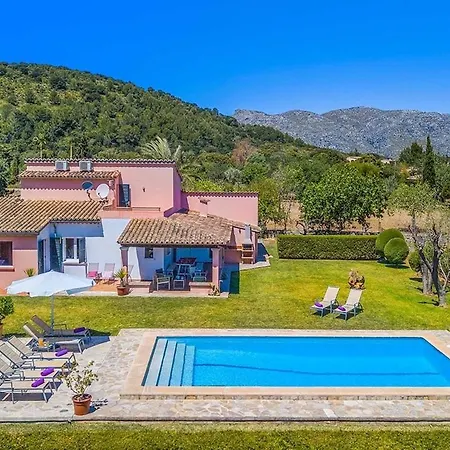 Apartment Patricia Impressive Garden To Enjoy With The Family By Renthousing