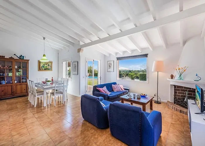 Patricia Impressive Garden To Enjoy With The Family By Renthousing *