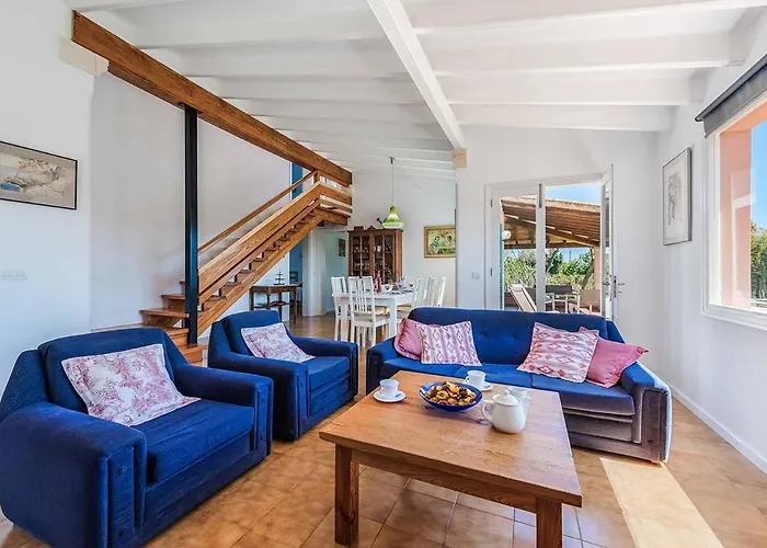 Patricia Impressive Garden To Enjoy With The Family By Renthousing * ポレンサ