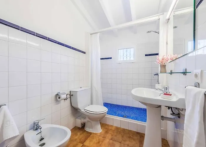 Patricia Impressive Garden To Enjoy With The Family By Renthousing